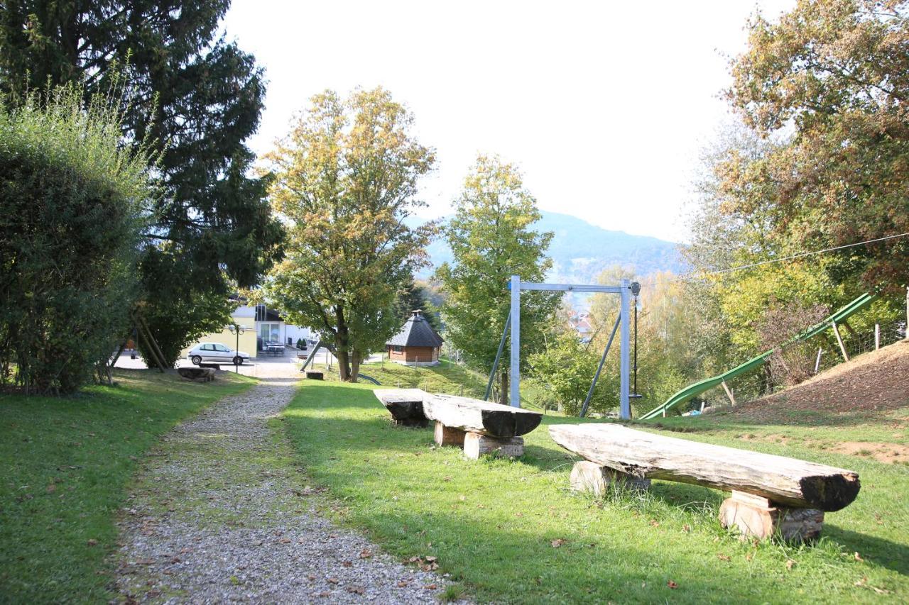 Hotel Erlebnisland Grizzlybaer Langenbuhl Exterior foto