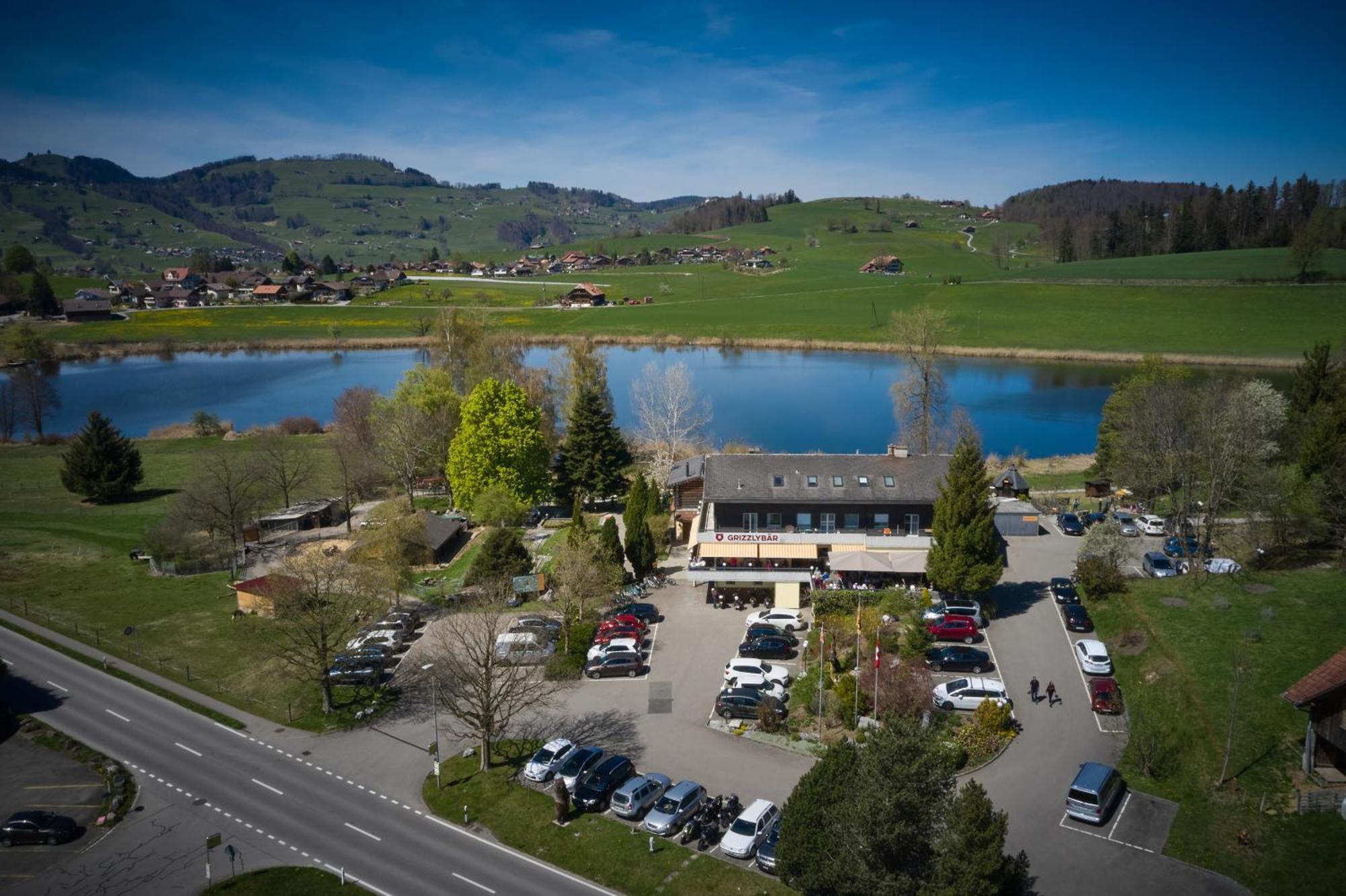 Hotel Erlebnisland Grizzlybaer Langenbuhl Exterior foto